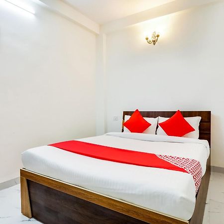 Hotel O Expression Indore Exteriör bild